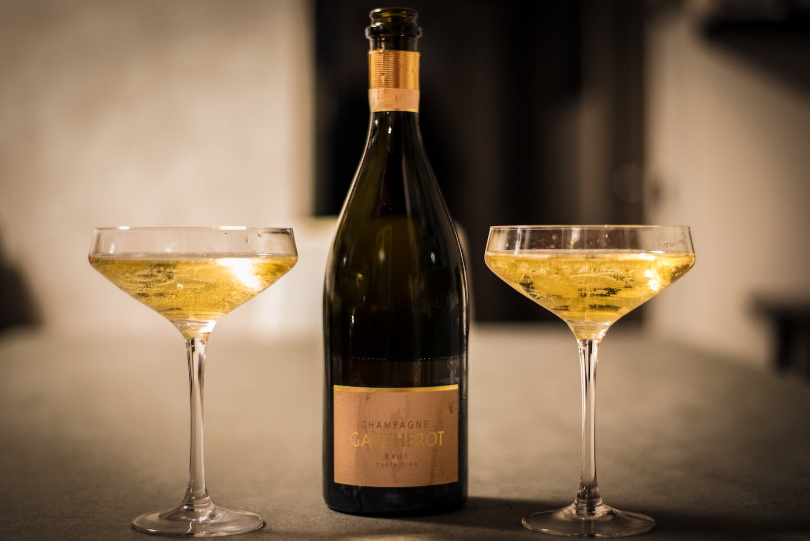 hur man sabrerar en champagneflaska