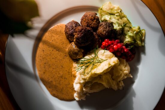 Allt du behover veta om den svenska husmanskosten scaled 1