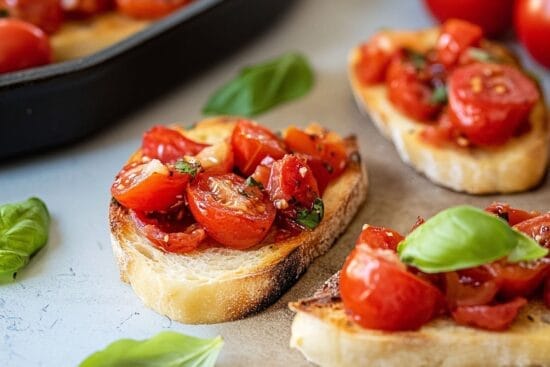 Bruschetta med tomat och vitlok