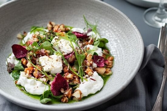 Ugnsrostad rodbetssallad med chevre