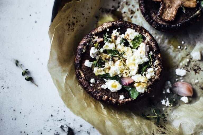 Fylld portabello med smakrik feta och vitlök