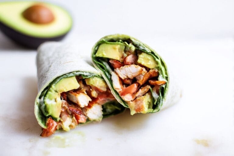 Fyllda wraps med saftig kyckling och krämig avokado