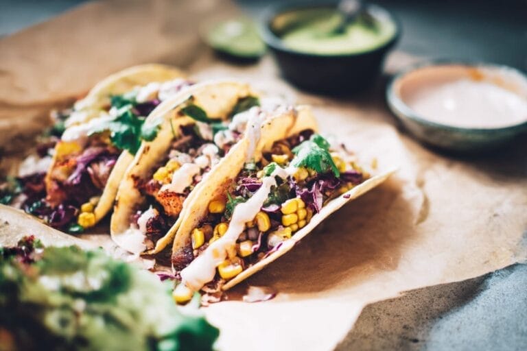 Grillad majstacos med rökig chipotlemajonnäs