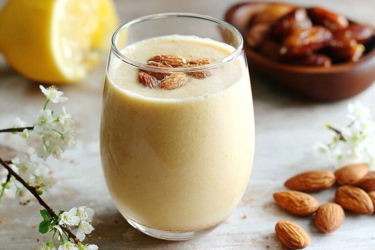 Almond Date Smoothie