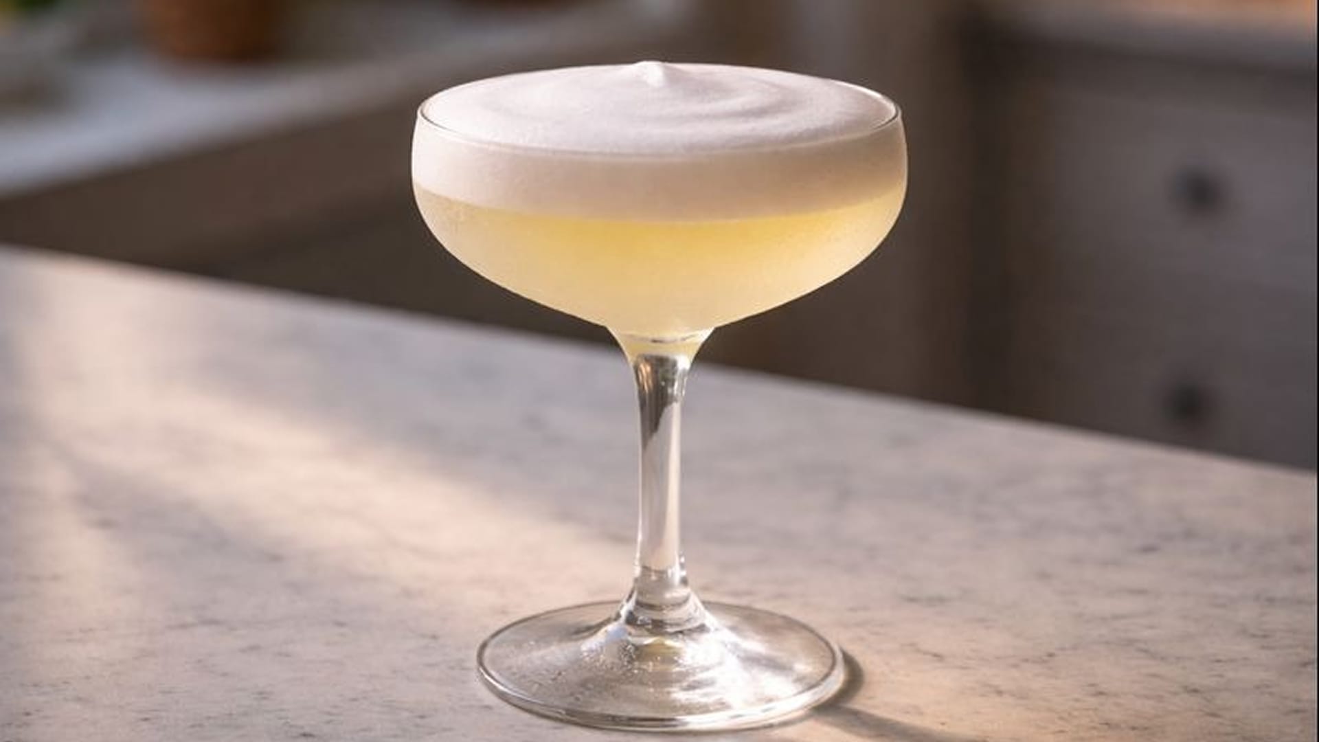 Så får du till lyxigt drinkskum hemma utan shaker