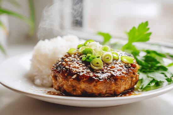 Bon Appetit manadens recept flaskfarsbiffar med miso och sesam