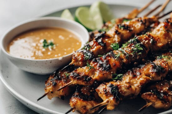 Bon Appetit manadens recept satayspett med jordnotssas