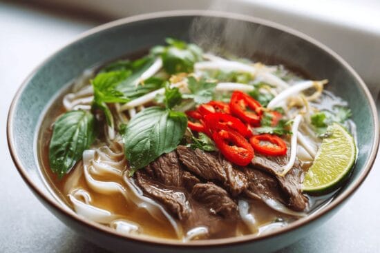 Bon Appetit manadens recept vietnamesisk pho med notkott