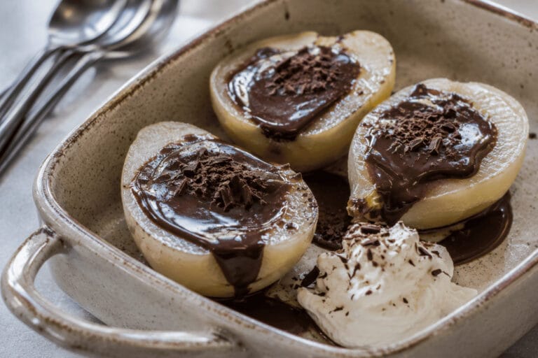 Päronhalvor med After Eight